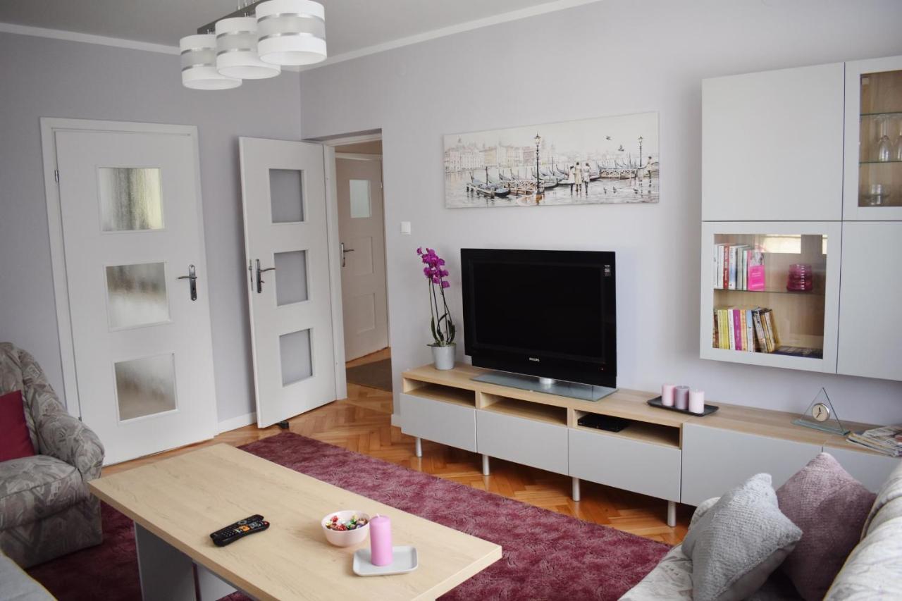 Cozy Apartment In Tarnów エクステリア 写真